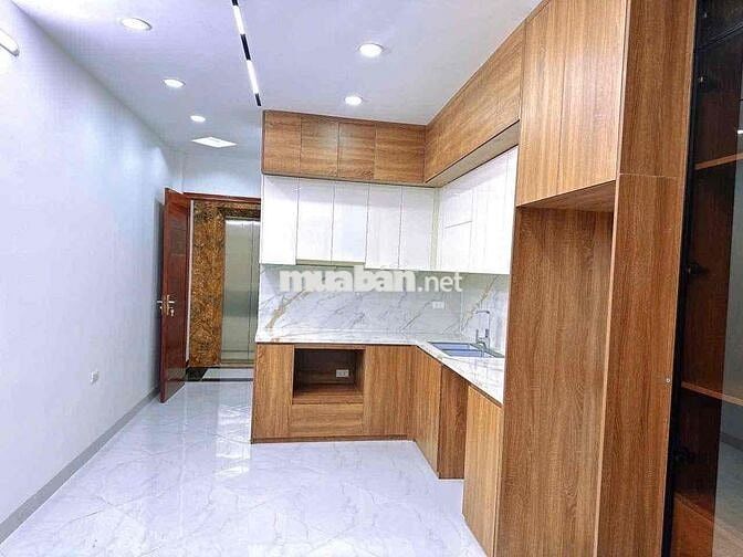 Bán Nhà Xuân Thuỷ - Thang Máy - Nhà Đẹp Hiện Đại