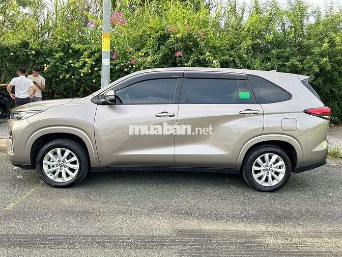 Innova Cross 2.0L CVT 2024, Sơn zin 99%, Cực Đẹp
