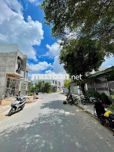TÔ VĨNH DIỆN CÁCH NGUYỄN VĂN CỪ 800 MÉT