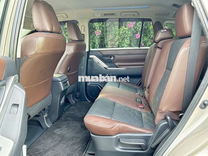Innova Cross 2.0L CVT 2024, Sơn zin 99%, Cực Đẹp