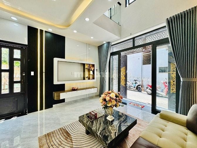 CHÍNH CHỦ BÁN NHÀ GIÁ RẺ 477/THỐNG NHẤT HẺM XE HƠI FULL NỘI THẤT