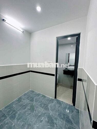 Bán nhà đẹp hẻm Thống Nhất ngay trung tâm thành phố,