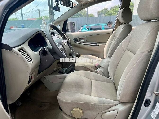 Innova 2014 2.0MT