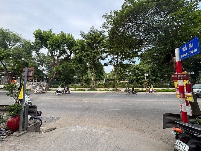 CHÍNH CHỦ BÁN NHÀ NGÕ ĐƯỜNG TÀU LÊ DUẨN, 3 TẦNG KHÔNG QUY HOẠCH, LÔ GÓ
