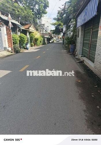Nhà đường xe tăng. Nhà mới sây.bnas nhà tặng nội thất