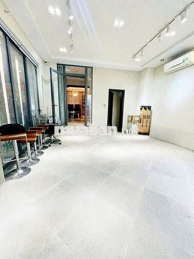 GÓC 2 MẶT TIỀN SIÊU ĐẸP CHO CÁC VĂN PHÒNG, SPA, SHOWROOM