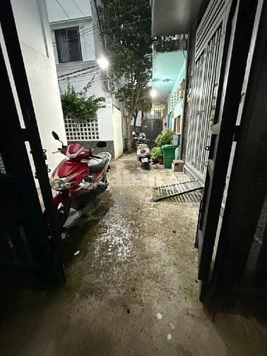 Nhà KDC hiện hữu, Cấp 4, DT 4,2x20m