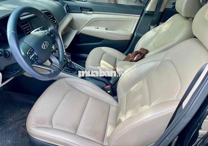 Hyundai Elantra 2021 1.6 AT - 64000 km
