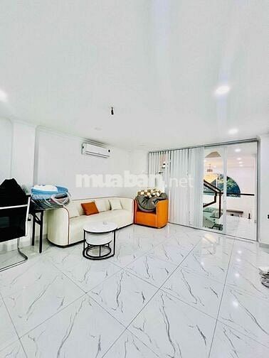 Cho Thuê Nhà Mới DT 250m2 1Trệt 1Lửng 3Lầu 5Pn 3Wc Hẻm 12m Cây Xanh
