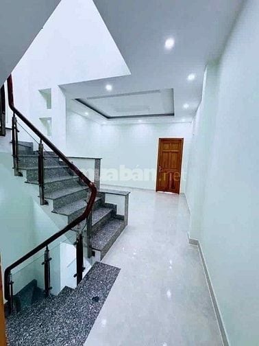 Bán nhà đẹp giá dưới 4ty đường Trần Quang Diệu, Phường 14, Quận 3 