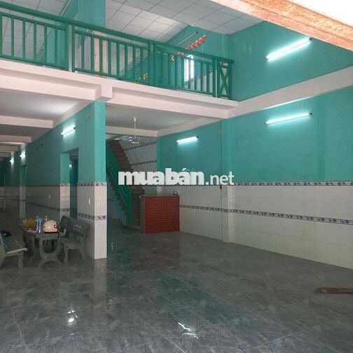 nhà xưởng cho thuê nền lót gạch thích hợp may mặc