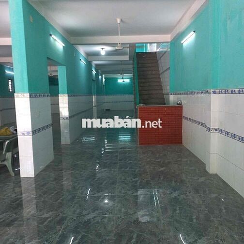 nhà xưởng cho thuê nền lót gạch thích hợp may mặc