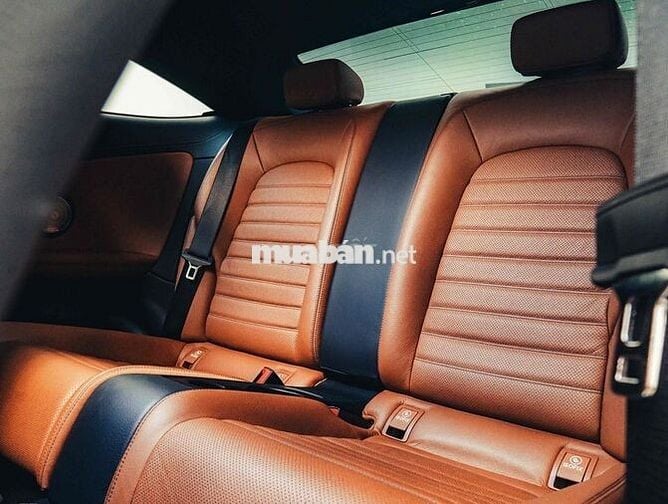 Mercedes Benz C Class 2017 C300 Coupe - 32000 km