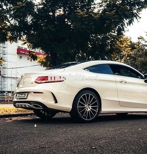 Mercedes Benz C Class 2017 C300 Coupe - 32000 km