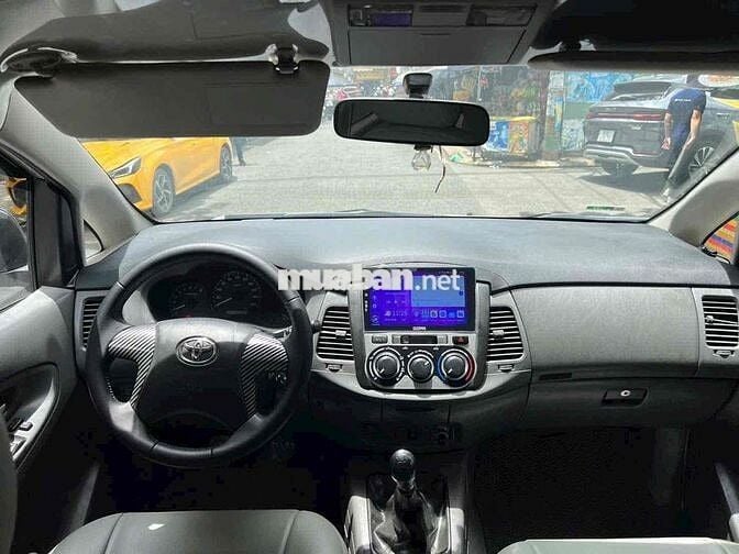 Toyota Innova 2012 E - 90000 km