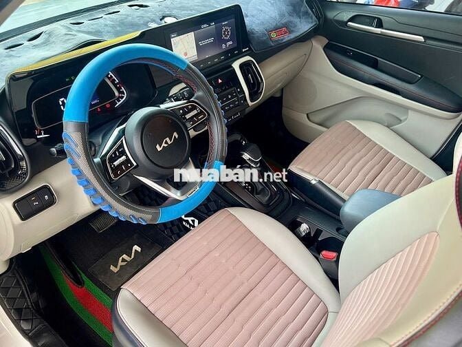 Kia Sonet 2023 Premium 1.5 AT - 32900 km