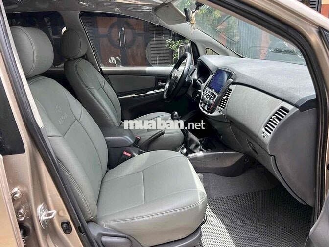 Toyota Innova 2012 E - 90000 km