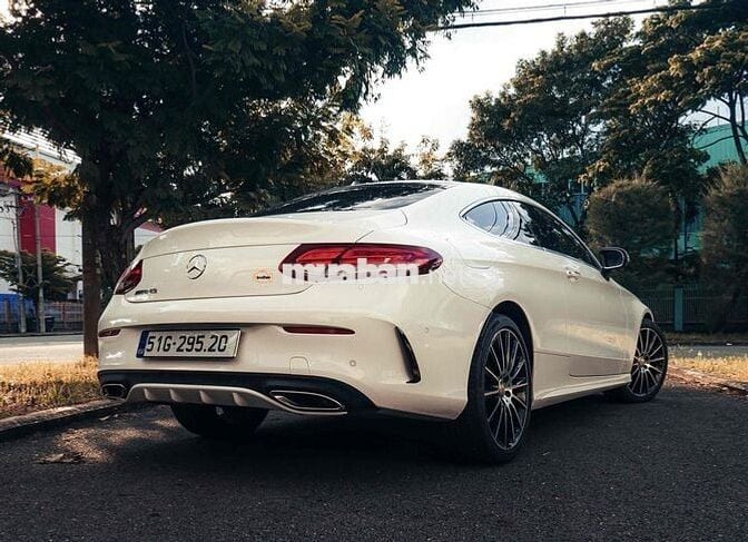 Mercedes Benz C Class 2017 C300 Coupe - 32000 km