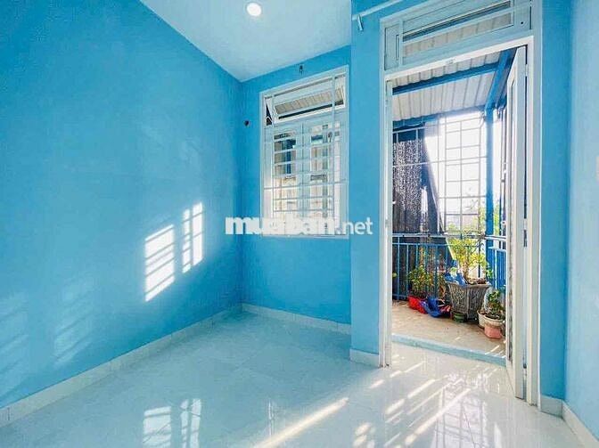 cho thuê nhà Nguyên căn 1 trệt 1 lầu 2 phòng ngủ . dt 3x8m