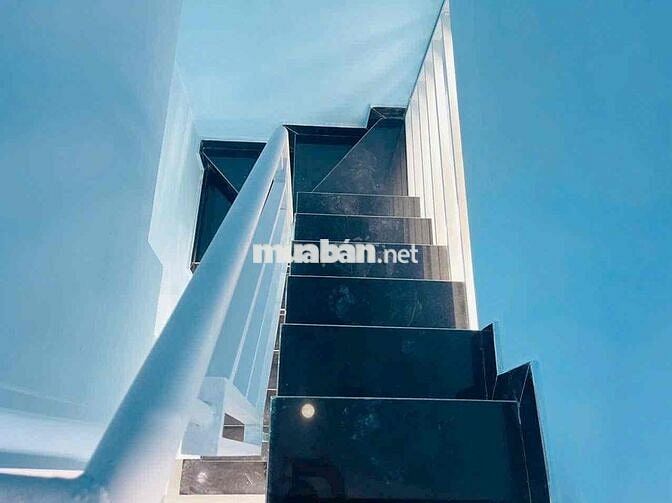 cho thuê nhà Nguyên căn 1 trệt 1 lầu 2 phòng ngủ . dt 3x8m