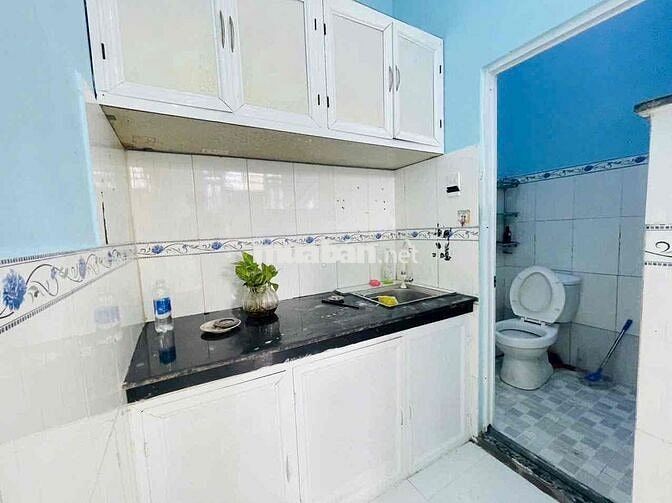 cho thuê nhà Nguyên căn 1 trệt 1 lầu 2 phòng ngủ . dt 3x8m