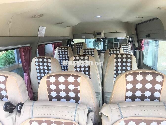 For transit 2018 bản đủ luxury, xe chuyên tour