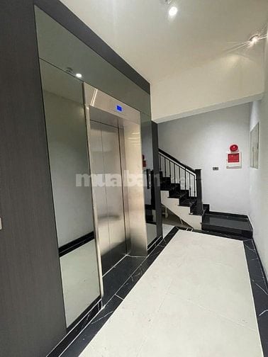 Cho thuê nhà mặt ngõ Yết Kiêu, HK, 95m2 x 3 tầng, đỗ ô tô XM ngay cửa