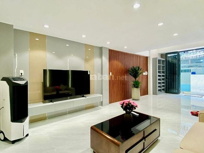 Giá chỉ từ XX tỷ – Nhà đẹp Đồng Đen, Tân Bình, SHR, bao sang tên