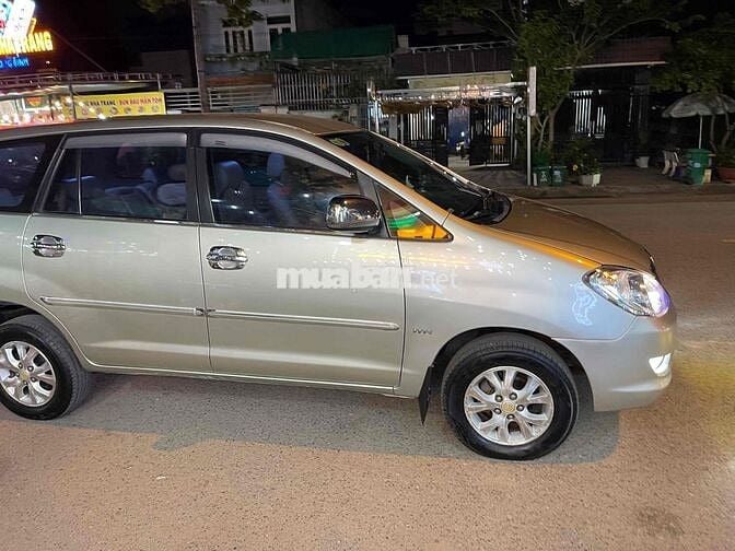 Toyota Innova 2006 G - 175000 km