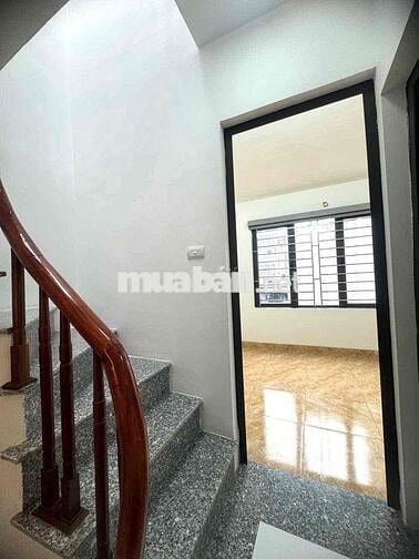 VĨNH HƯNG 3 KM LÊN HỒ HOÀN KIẾM . HƠN 4 tỷ . sổ riêng