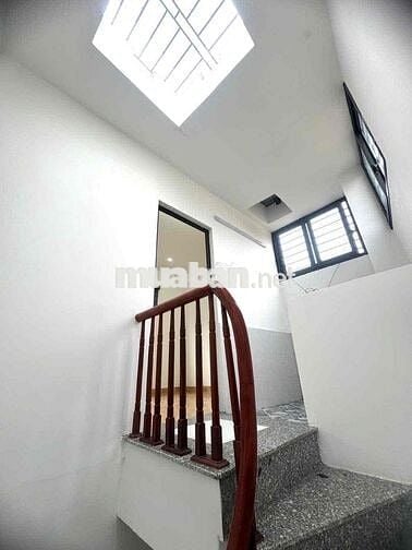 VĨNH HƯNG 3 KM LÊN HỒ HOÀN KIẾM . HƠN 4 tỷ . sổ riêng