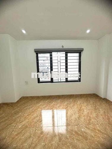 VĨNH HƯNG 3 KM LÊN HỒ HOÀN KIẾM . HƠN 4 tỷ . sổ riêng