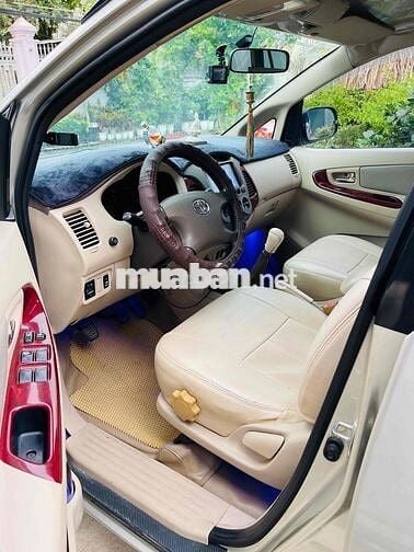 Toyota Innova 2006 G - 175000 km