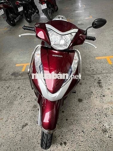 Đổi xe mới cần bán xe cũ (Nữ văn phòng chạy)
