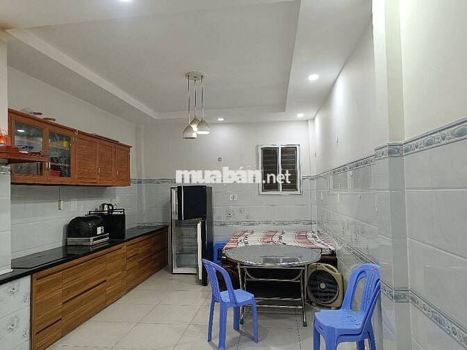 BÁN NHÀ CÁCH MẶT TIỀN 1 CĂN DIỆN TÍCH KHỦNG TRUNG TÂM QUẬN 7