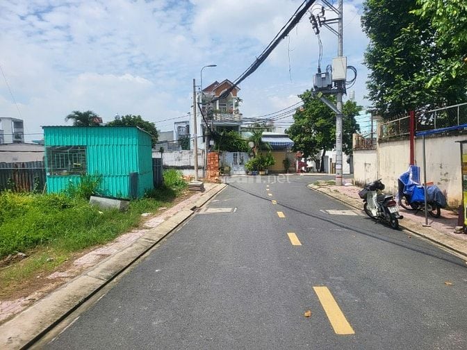 2 lô liền kề Mt đường 102 TNPA (quận 9 cũ) 12 tỷ/208 m2.
