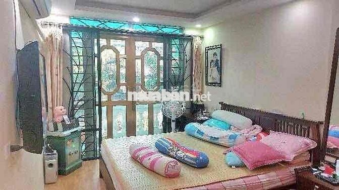 Bán nhà phố Kim Mã Thượng, 32 m, 11,85 tỷ phân lô, ngõ ô tô, dân xây
