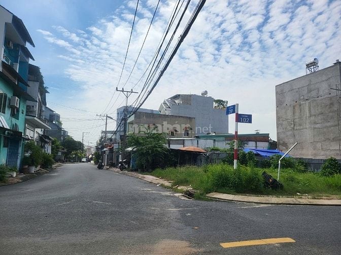 2 lô liền kề Mt đường 102 TNPA (quận 9 cũ) 12 tỷ/208 m2.