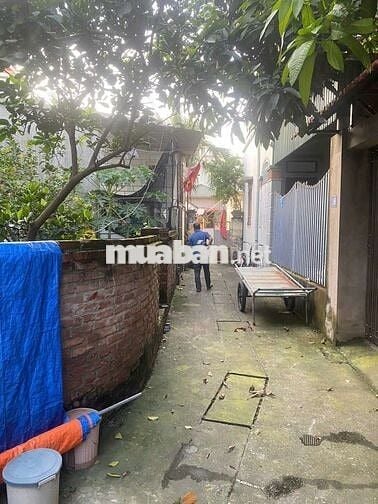 Đầu tư siêu lợi nhuận – đất tặng nhà Bát Khối, Mt 5,7m. Giá hơn 3tỷ