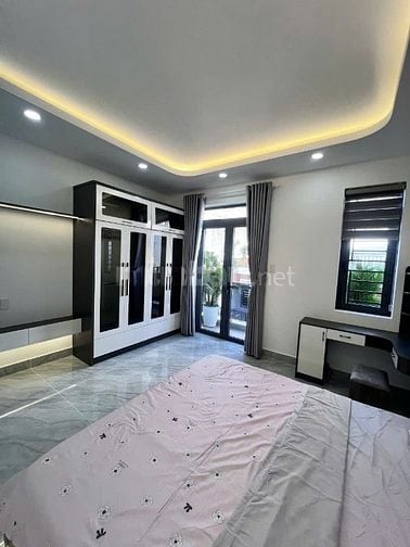 4 căn liền kề khu víp kề bên công viên lớn 150ha, đường tx 25 