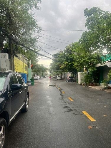 Cho thuê toà nhà 1000m2 mới xây Thảo Điền giá chỉ 250 triệu/tháng.