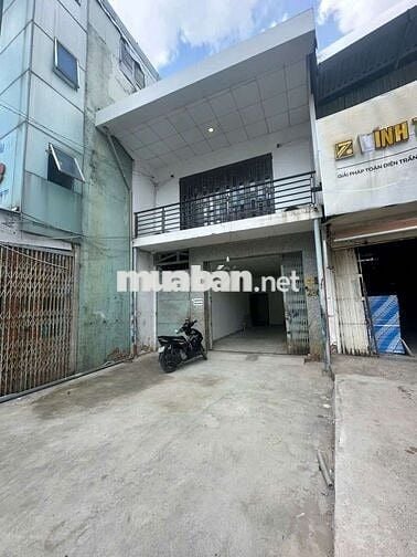 CHÍNH CHỦ MẶT BẰNG KINH DOANH LỐI ĐI RIÊNG  NGAY KHU SINH VIÊN BẾN XE