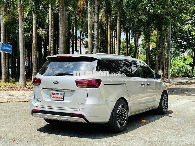 Kia Sedona 2018 2.2D cao cấp máy dầu xe gia đình
