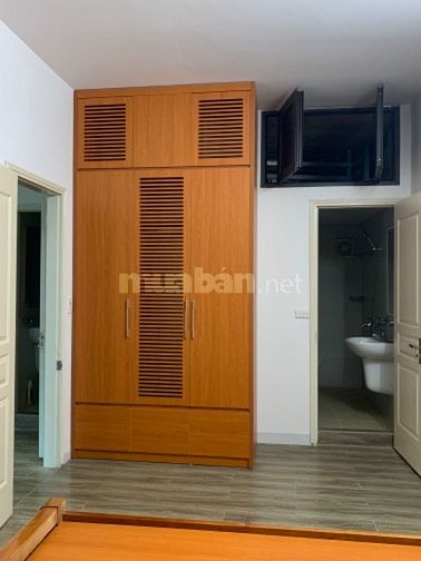 Chính chủ cho thuê chcc tầng 6 nhà D5C đường Trần Thái Tông Cầu Giấy