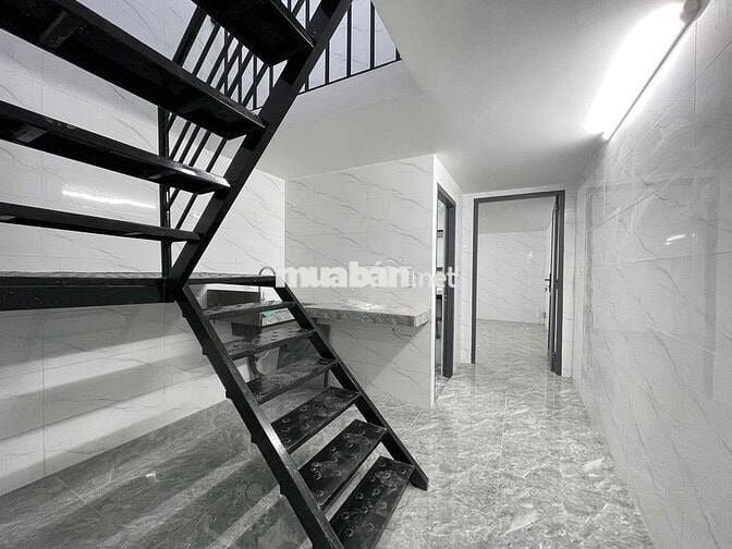 CHO THUÊ NHÀ NGUYÊN CĂN MỚI KENG 3PN 2WC NGAY SÁT BÊN QUẬN 1