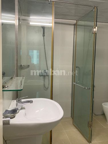 Chính chủ cho thuê chcc tầng 6 nhà D5C đường Trần Thái Tông Cầu Giấy