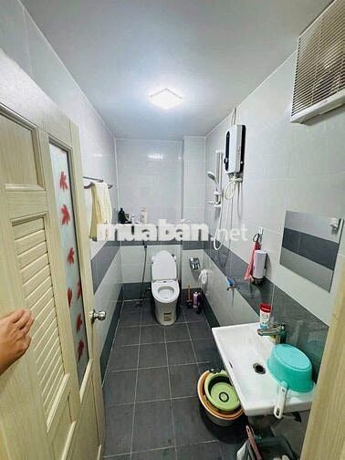 Bán nhà mặt tiền Văn Cao, 50m2, ngang 4.5m, 2 tầng, giá chỉ 4.7 tỷ