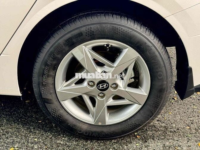 Hyundai Accent 2024 1.5 AT - 3900 km