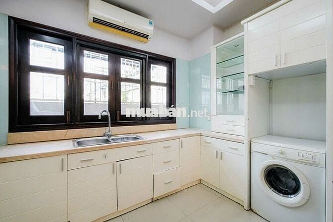 💎 Căn hộ 2PN cửa sổ thoáng, trung tâm Quận 1, giá rẻ siêu hời