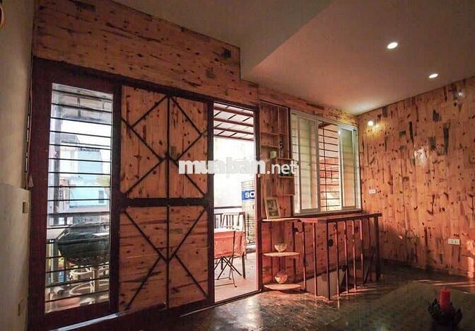 Bán gấp căn nhà đẹp tại Phố Yên Hoa Tây Hồ